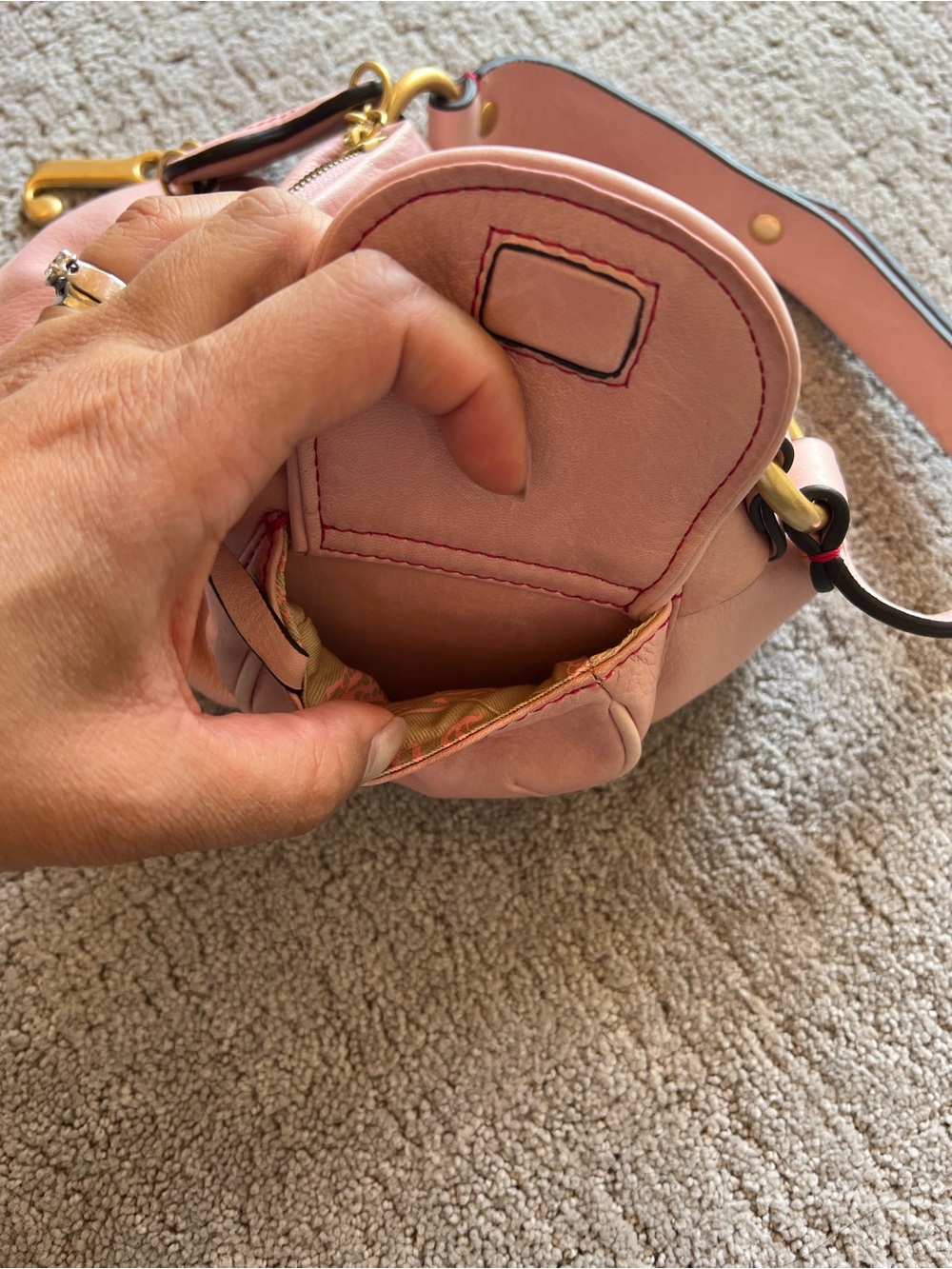 Juicy Couture Vintage Pink Leather Shoulder Bag with Charm - Picture 10 of 16